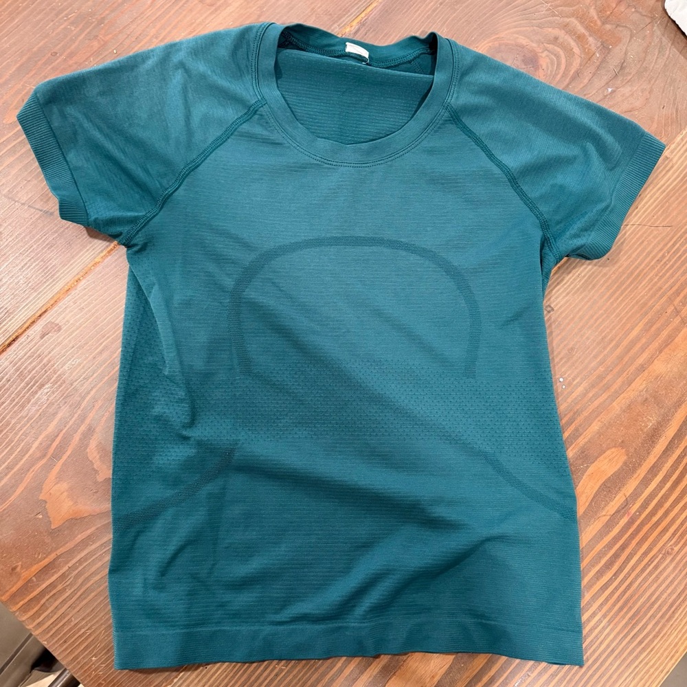 Lululemon swiftly waist length size 6